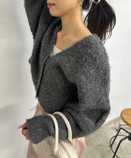 OLIVE des OLIVE（オリーブデオリーブ）の「ドルマンショートカーディガン　1032050050（カーディガン/ボレロ・レディース・チャコールグレー/オフホワイト/ピンク/ラベンダー/オートミール・FREE）」の3枚目の写真