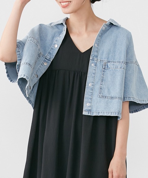 Le temps riche(ルタンリッシュ)の「ハーフスリーブデニムシャツ <Le temps riche>(シャツ/ブラウス・レディース・ブラック系その他/ブルー系その他・F)」の2枚目の写真