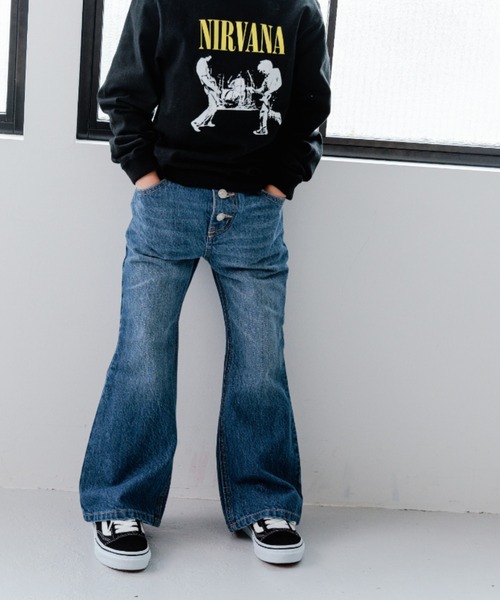 LOWRYS FARM(ローリーズファーム)の「CONEデニムフレアパンツ 971995(デニムパンツ・キッズ・インディゴブルー/ライトブルー・120cm/150cm/130cm/110cm/140cm)」の2枚目の写真