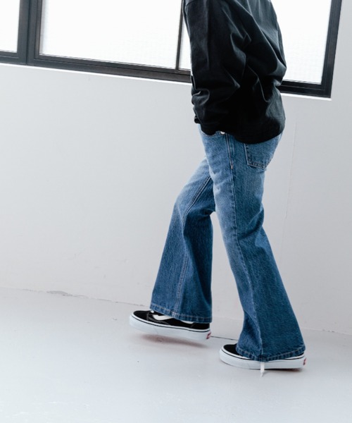 LOWRYS FARM(ローリーズファーム)の「CONEデニムフレアパンツ 971995(デニムパンツ・キッズ・インディゴブルー/ライトブルー・120cm/150cm/130cm/110cm/140cm)」の21枚目の写真