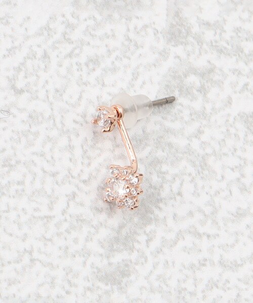 grove（グローブ）の「◆フラワーキュービックビジューピアス【2WAY】（ピアス（両耳用）・レディース・ピンクゴールド/シルバー/ゴールド・00）」の5枚目の写真