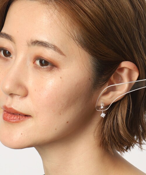 grove（グローブ）の「◆フラワーキュービックビジューピアス【2WAY】（ピアス（両耳用）・レディース・ピンクゴールド/シルバー/ゴールド・00）」の8枚目の写真
