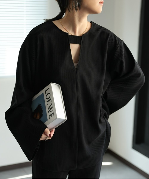 ap retro(アプレトロ)の「ディープVデザインプルオーバー(Tシャツ/カットソー・レディース・アイボリー/ブラック・MEDIUM)」の5枚目の写真