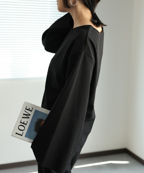 ap retro(アプレトロ)の「ディープVデザインプルオーバー(Tシャツ/カットソー・レディース・アイボリー/ブラック・MEDIUM)」の10枚目の写真
