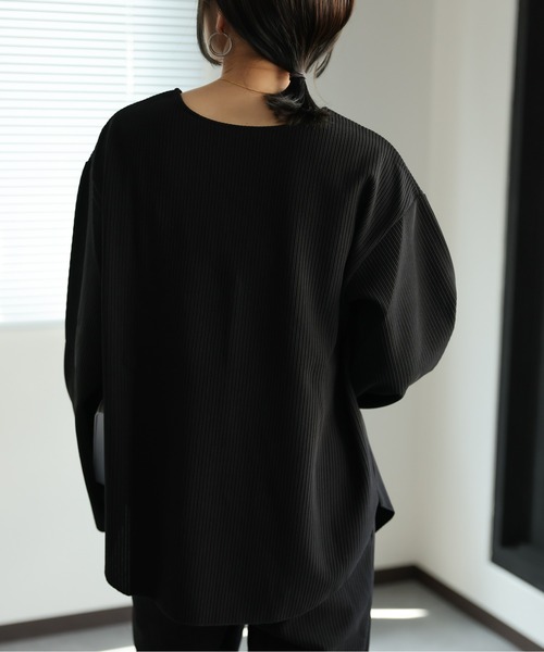 ap retro(アプレトロ)の「ディープVデザインプルオーバー(Tシャツ/カットソー・レディース・アイボリー/ブラック・MEDIUM)」の11枚目の写真