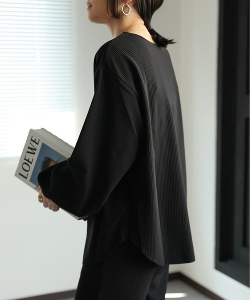 ap retro(アプレトロ)の「ディープVデザインプルオーバー(Tシャツ/カットソー・レディース・アイボリー/ブラック・MEDIUM)」の21枚目の写真
