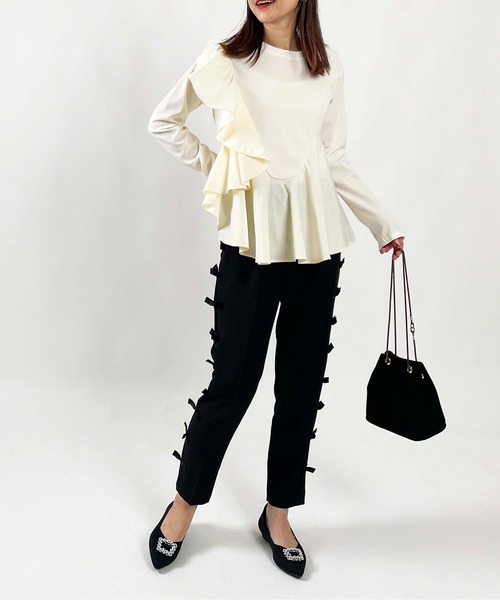PICCIN(ピッチン)の「【WEB限定】アシメフリルペプラムプルオーバー(Tシャツ/カットソー・レディース・オフホワイト/ブラック・M/L)」の4枚目の写真