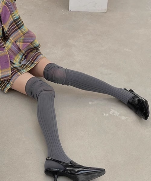 Vipoa（ヴィポア）の「リブオーバーニールーズソックス（ソックス/靴下・レディース・グレー/ホワイト/アイボリー/ブラック・FREE）」の7枚目の写真