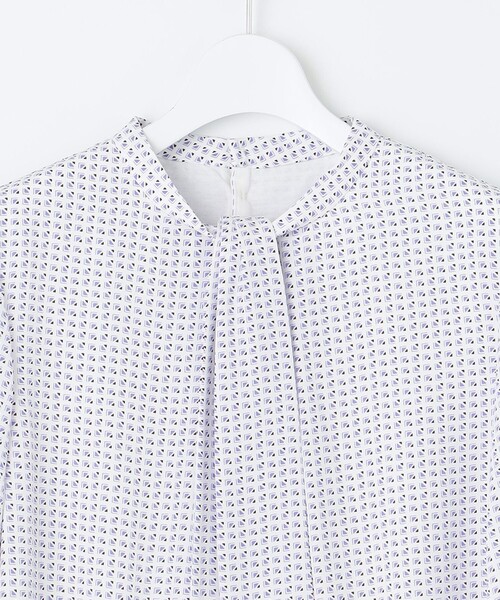 J.PRESS（ジェイプレス）の「幾何プリント ボウタイ カットソー（Tシャツ/カットソー・レディース・ふじ色系5/ネイビー系5・MEDIUM/LARGE）」の12枚目の写真