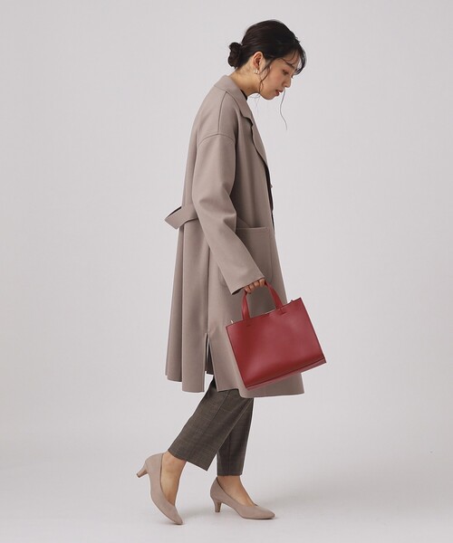 DRESKIP（ドレスキップ）の「◆季節の変わり目にも活躍！大人上品に着られる ベルト付き着流しテーラードコート（チェスターコート・レディース・ナチュラル/ブラック/サンドベージュ・02/03）」の11枚目の写真