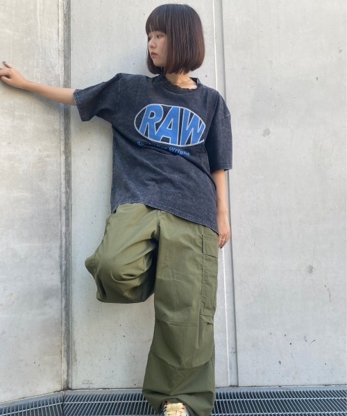 tolene(トレネ)の「RAW 染め加工Tee(Tシャツ/カットソー・メンズ・ブラウン/ブラック/グレー・LARGE/MEDIUM/X-LARGE)」の6枚目の写真