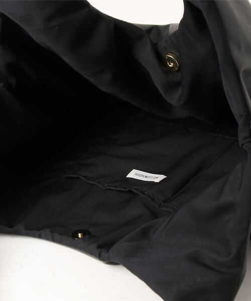 mellowneon(メロウネオン)の「ハンドルギャザーA4合皮トートバッグ(トートバッグ・レディース・ブラック/ベージュ/アイボリー・FREE)」の13枚目の写真