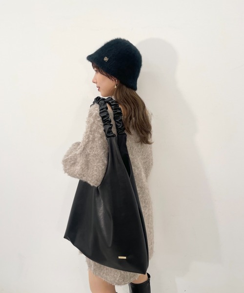 mellowneon(メロウネオン)の「ハンドルギャザーA4合皮トートバッグ(トートバッグ・レディース・ブラック/ベージュ/アイボリー・FREE)」の19枚目の写真