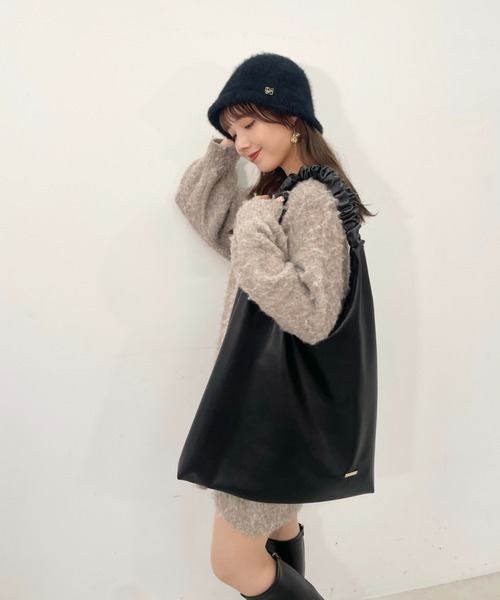 mellowneon(メロウネオン)の「ハンドルギャザーA4合皮トートバッグ(トートバッグ・レディース・ブラック/ベージュ/アイボリー・FREE)」の18枚目の写真