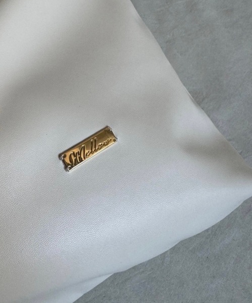 mellowneon(メロウネオン)の「ハンドルギャザーA4合皮トートバッグ(トートバッグ・レディース・ブラック/ベージュ/アイボリー・FREE)」の8枚目の写真