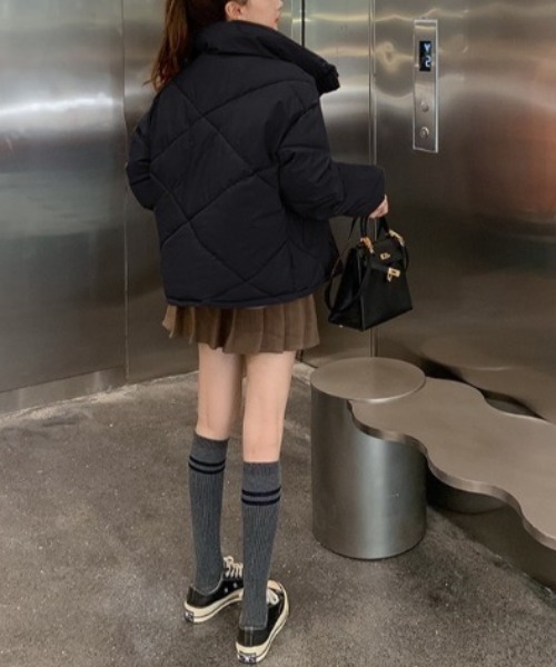 wears（ウェアーズ）の「ワンポイントオーバーサイズ中綿ブルゾン（ブルゾン・レディース・グレイッシュベージュ/ブラック/アイボリー・FREE）」の8枚目の写真