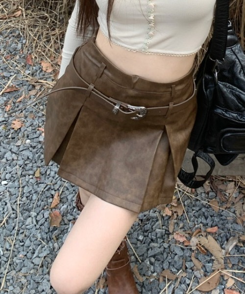 Vipoa（ヴィポア）の「ヴィンテージフェイクレザーボックスプリーツスカート（スカート・レディース・ブラウン/グレー系その他・LARGE/MEDIUM）」の8枚目の写真