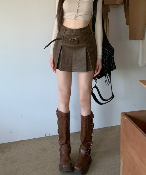 Vipoa（ヴィポア）の「ヴィンテージフェイクレザーボックスプリーツスカート（スカート・レディース・ブラウン/グレー系その他・LARGE/MEDIUM）」の14枚目の写真