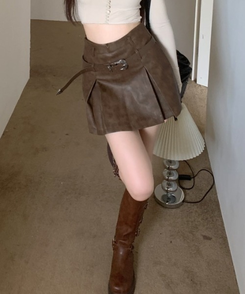 Vipoa（ヴィポア）の「ヴィンテージフェイクレザーボックスプリーツスカート（スカート・レディース・ブラウン/グレー系その他・LARGE/MEDIUM）」の15枚目の写真