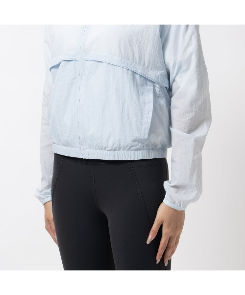 Reebok(リーボック)の「ランニング ウーブン ジャケット / Running Woven Jacket(ナイロンジャケット・レディース・ライトブルー・LARGE/MEDIUM/XX-LARGE/X-LARGE/X-SMALL/SMALL)」の5枚目の写真
