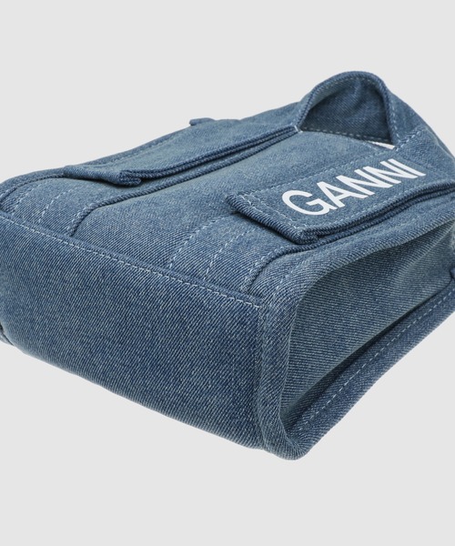 GANNI（ガニー）の「Recycled Tech Mini Tote Denim（ハンドバッグ・レディース・ブルー・ONE SIZE）」の7枚目の写真