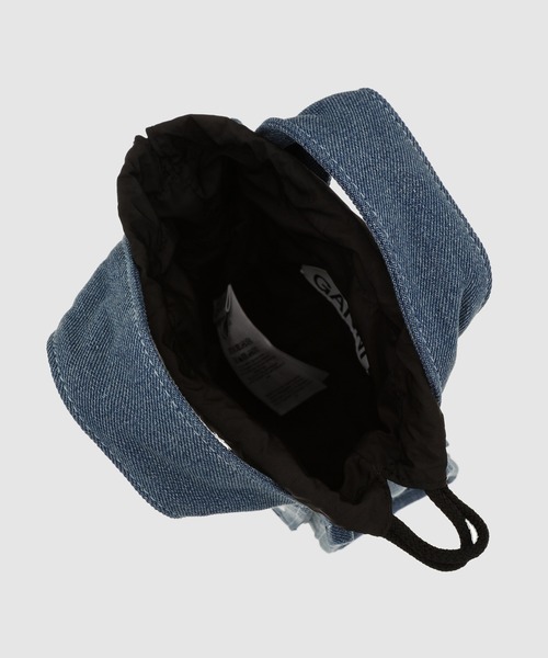 GANNI（ガニー）の「Recycled Tech Mini Tote Denim（ハンドバッグ・レディース・ブルー・ONE SIZE）」の6枚目の写真