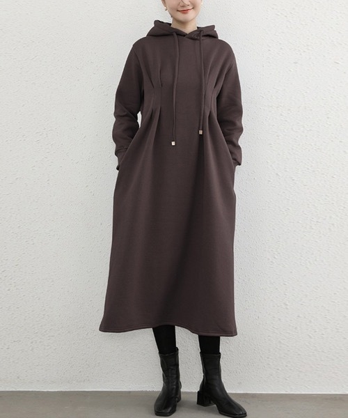 Doux Belle(ドゥーベル)の「ウエストマークパーカーワンピース(ワンピース・レディース・ベージュ/ブラック/ブラウン系その他/グレー/ブルー/アイボリー・MEDIUM)」の4枚目の写真