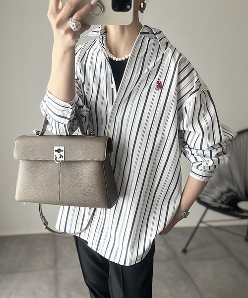 U.S. POLO ASSN.（ユーエスポロアッスン）の「U.S. POLO ASSN.　レギュラーカラーシャツ（シャツ/ブラウス・レディース・インディゴブルー/ネイビー/ホワイト/ホワイト×ネイビー/ブルー系その他・L/M）」の2枚目の写真