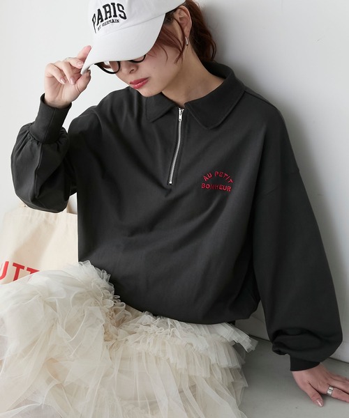 BONLECILL(ボンルシール)の「ハーフジップロゴ刺繍丸襟プルオーバー(Tシャツ/カットソー・レディース・ブルー/レッド/オートミール/チャコールグレー・FREE)」の2枚目の写真