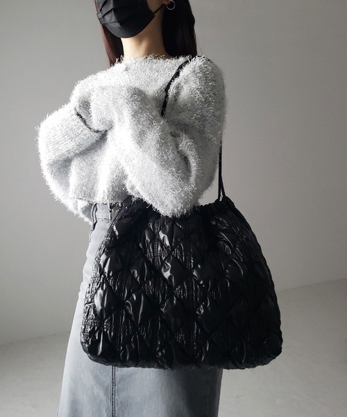 me+em select(ミームセレクト)の「※※【 2color 】メタリックキルティング巾着ショルダーバッグ(ショルダーバッグ・レディース・シルバー/ブラック・FREE)」の13枚目の写真