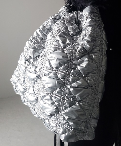 me+em select(ミームセレクト)の「※※【 2color 】メタリックキルティング巾着ショルダーバッグ(ショルダーバッグ・レディース・シルバー/ブラック・FREE)」の10枚目の写真