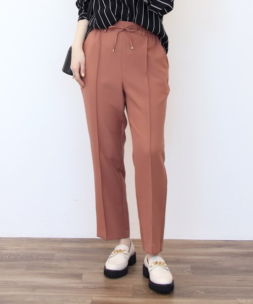 Jines(ジネス)の「ドライタッチテーパードパンツ(その他パンツ・レディース・グリーン/ベージュ/ベージュ系その他/ブラック・38)」の3枚目の写真