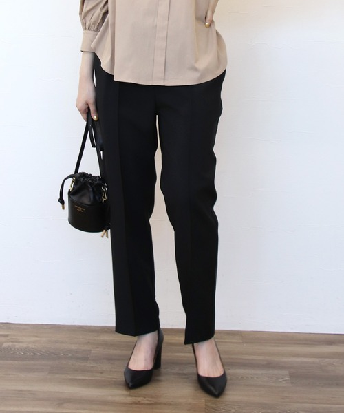 Jines(ジネス)の「ドライタッチテーパードパンツ(その他パンツ・レディース・グリーン/ベージュ/ベージュ系その他/ブラック・38)」の2枚目の写真