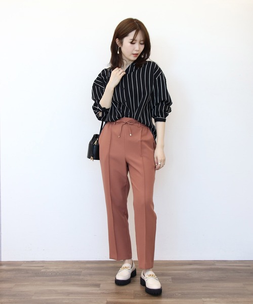 Jines(ジネス)の「ドライタッチテーパードパンツ(その他パンツ・レディース・グリーン/ベージュ/ベージュ系その他/ブラック・38)」の13枚目の写真