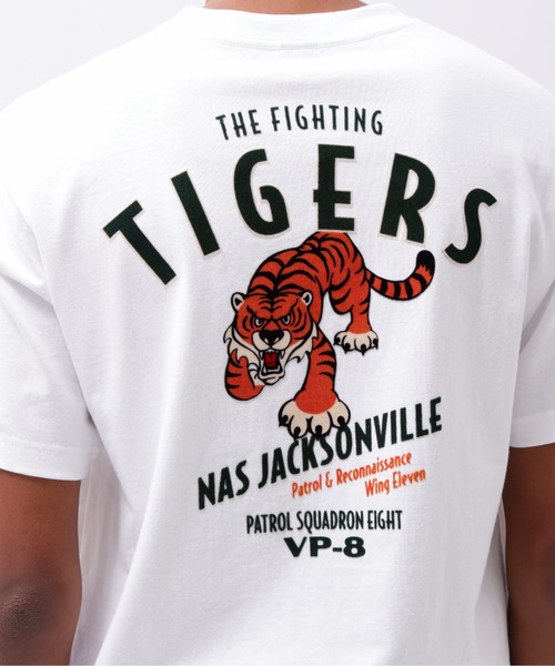 FLOCKY PRINT T-SHIRT VP-8 / フロッキープリント Tシャツ VP-8 / AVIREX / アヴィレックス（Tシャツ/カットソー）｜AVIREX（アヴィレックス）