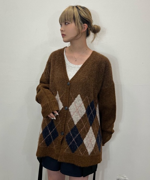shesame(シーセム)の「アーガイルニットカーディガン(カーディガン/ボレロ・レディース・サックスブルー/ブラウン・MEDIUM/LARGE)」の4枚目の写真