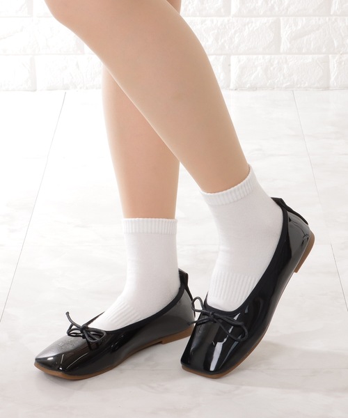 Lace Ladies（レースレディース）の「スクエアトゥ リボン付き フラット バレエ パンプス（バレエシューズ・レディース・ブラウン/レッド/ブラック/アイボリー・22.5/23/23.5/24/24.5/ 25）」の6枚目の写真