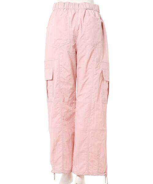 INGNI（イング）の「サイドスリットファスナーナイロンカーゴパンツ（カーゴパンツ・レディース・アイボリー系/チャコールグレー/ブラック/ブラック×ホワイト/ピンク/カーキ系/アイボリー/カーキ/グレー・FREE）」の12枚目の写真