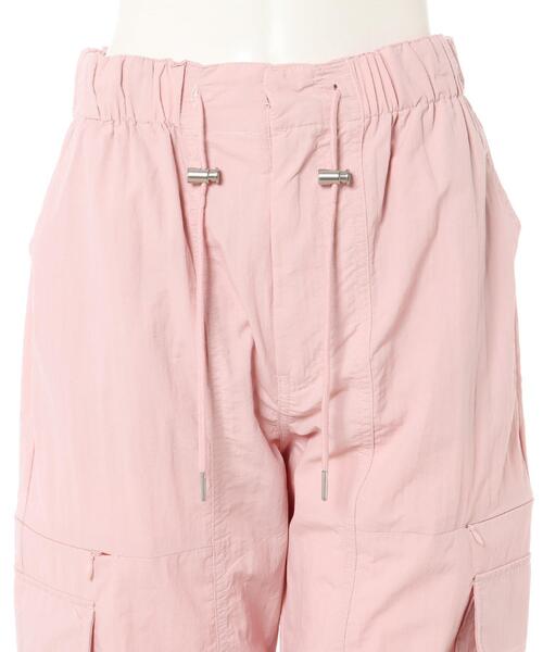 INGNI（イング）の「サイドスリットファスナーナイロンカーゴパンツ（カーゴパンツ・レディース・アイボリー系/チャコールグレー/ブラック/ブラック×ホワイト/ピンク/カーキ系/アイボリー/カーキ/グレー・FREE）」の13枚目の写真