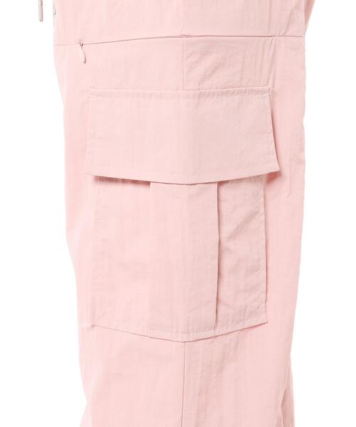 INGNI（イング）の「サイドスリットファスナーナイロンカーゴパンツ（カーゴパンツ・レディース・アイボリー系/チャコールグレー/ブラック/ブラック×ホワイト/ピンク/カーキ系/アイボリー/カーキ/グレー・FREE）」の15枚目の写真