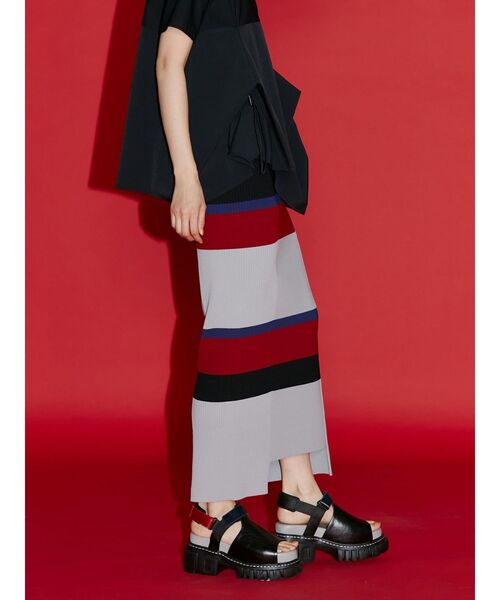 UN3D.(アンスリード)の「マルチボーダーニットスカート(スカート・レディース・ブラック/グレー・38/36)」の13枚目の写真