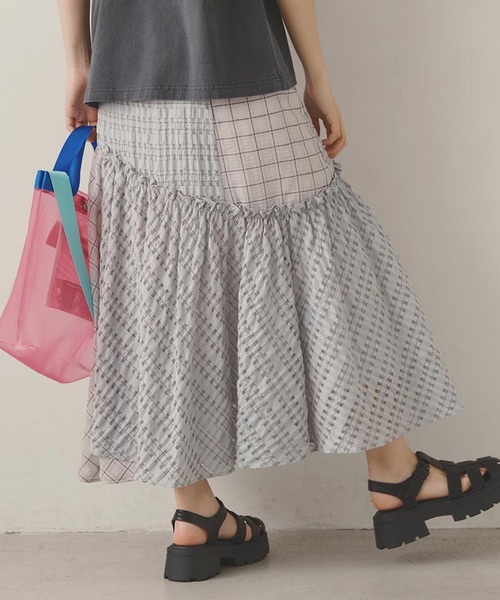 MILKFED.（ミルクフェド）の「PLAID SHEER TIERED SKIRT（スカート・レディース・ブラック/ライトグレー・ONE SIZE）」の22枚目の写真