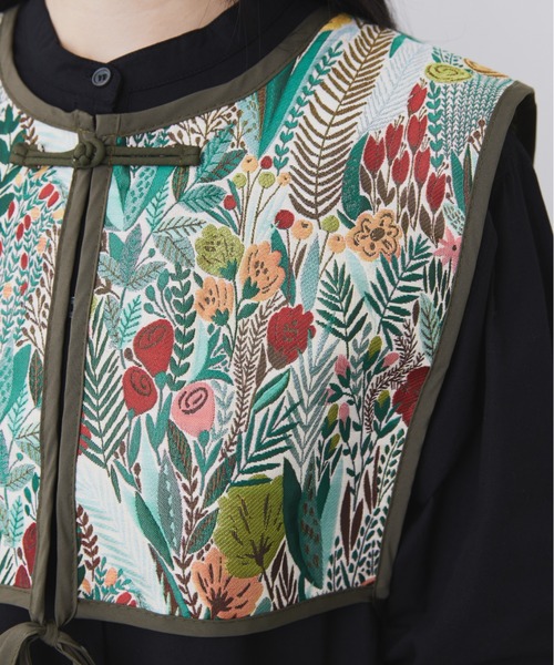 Libra Cue（リブラ キュー）の「刺繍スクエアつけ襟（付け襟・レディース・ブラック/ピンク・FREE）」の4枚目の写真