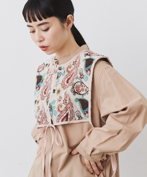 Libra Cue（リブラ キュー）の「刺繍スクエアつけ襟（付け襟・レディース・ブラック/ピンク・FREE）」の8枚目の写真