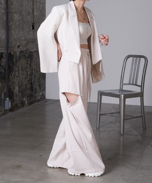 RAY CASSIN（レイカズン）の「袖スリットオーバーショートジャケット（テーラードジャケット・レディース・アイボリー/ブラック/グレー・FREE）」の15枚目の写真