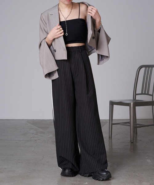 RAY CASSIN（レイカズン）の「袖スリットオーバーショートジャケット（テーラードジャケット・レディース・アイボリー/ブラック/グレー・FREE）」の4枚目の写真