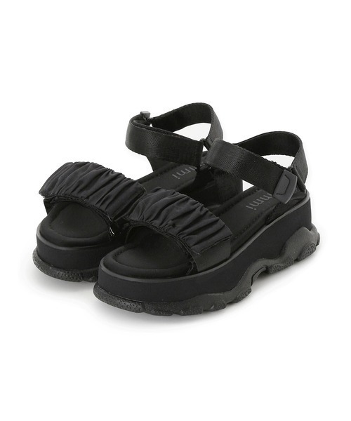 emmi ブラック スポーツサンダル 22.5 emmi（エミ）の「ギャザーストラップサンダル（サンダル）」 - WEAR