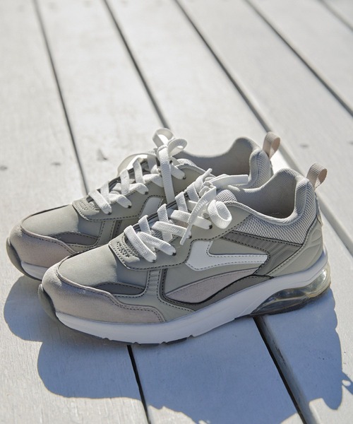 GLOBAL WORK（グローバルワーク）の「生活防水スニーカー/106667（スニーカー・キッズ・ブラック/グレー・23cm/22cm/21cm/24cm）」の2枚目の写真