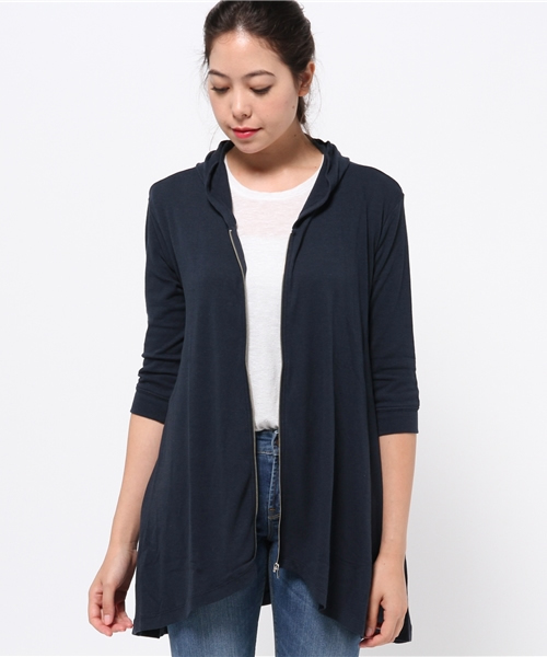 LBC(エルビーシー)の「omPU混フードジップトッパー(カーディガン/ボレロ・レディース・オフホワイト/アッシュグレー/ダークネイビー・MEDIUM/LARGE)」の3枚目の写真