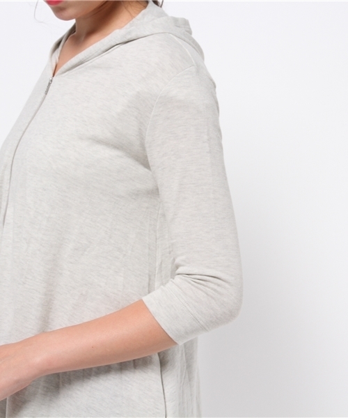 LBC(エルビーシー)の「omPU混フードジップトッパー(カーディガン/ボレロ・レディース・オフホワイト/アッシュグレー/ダークネイビー・MEDIUM/LARGE)」の12枚目の写真